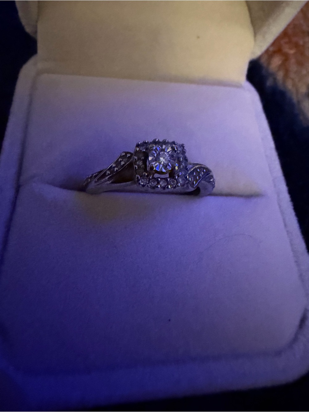 10k white gold Halo Round-Cut Diamond Engagement Ring
